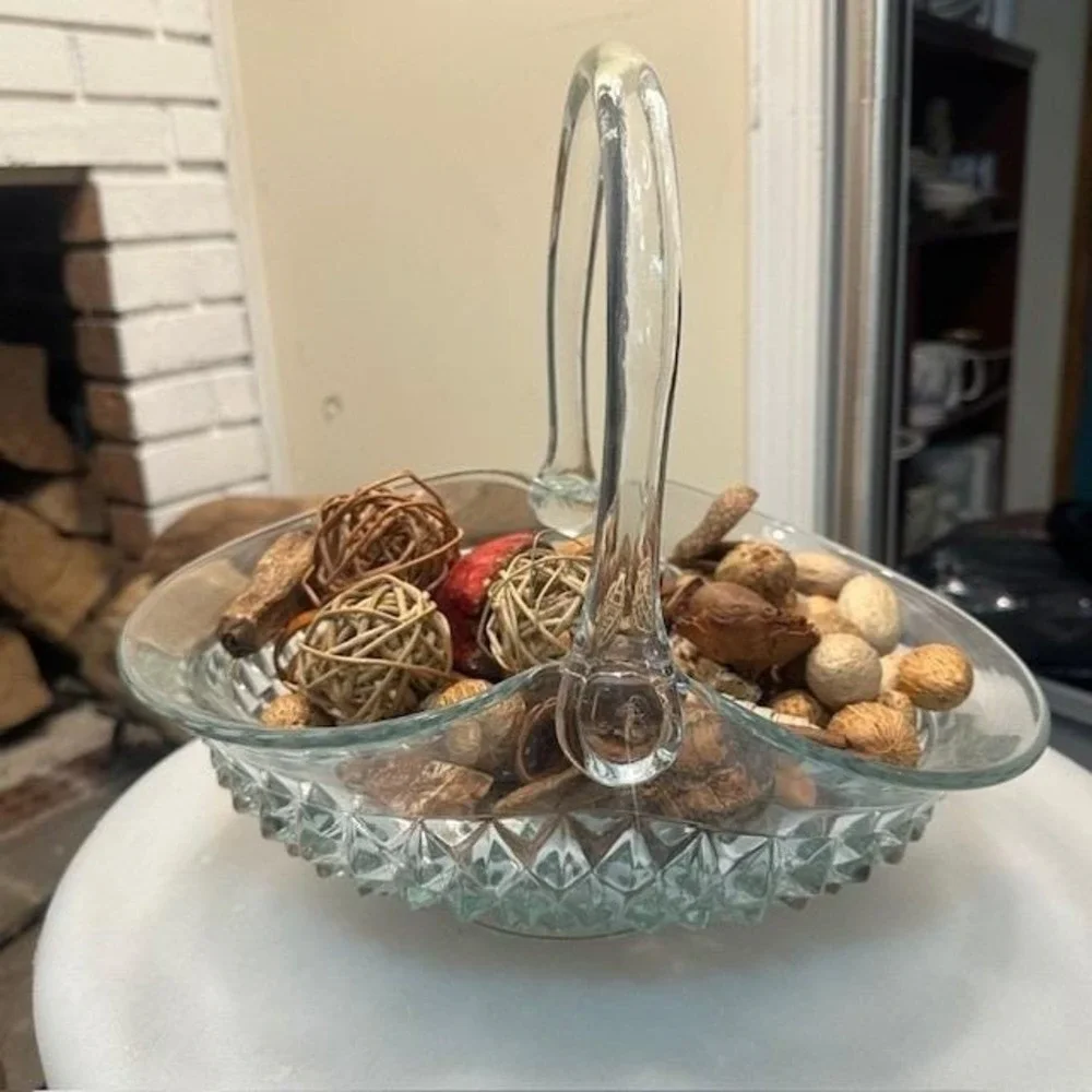 Vintage Large Indiana Glass‎ Tiara Clear Diamond Point Glass Basket w Potpourri